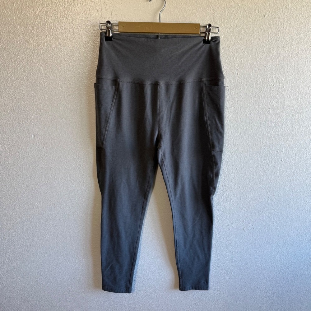 Beyond Yoga Size XL Gray Pull On Leggings With Pockets Neutral Gym Athletic